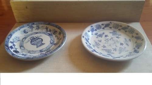 PAIR BEAUTIFUL CHINESE PLATES IN GLASS BOX