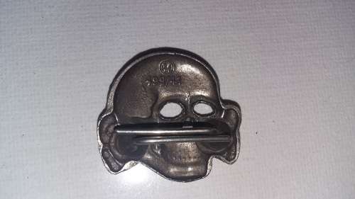 SOLID WW11 WW2 GERMAN TOTENKOPF SKULL CAP BADGE