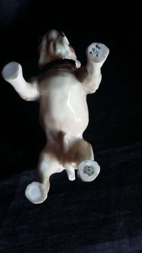 RARE ROYAL DOULTON BULL-DOG WITH MAKERS MARK