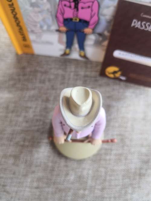 Tintin - Flight 714 to Sydney - Rastapopoulos - with the whip