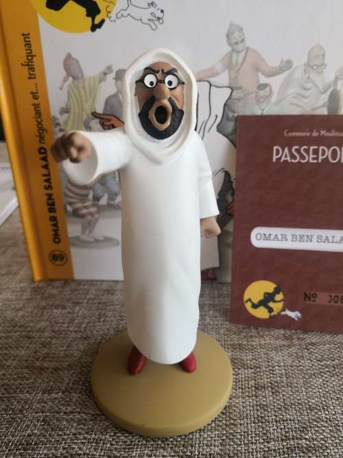 Tintin and the Crab with the Golden Claw - Omar Ben Salaad - trader and trafficker figurine
