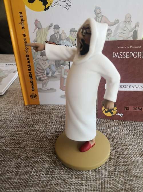 Tintin and the Crab with the Golden Claw - Omar Ben Salaad - trader and trafficker figurine