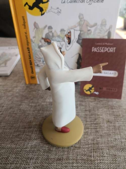 Tintin and the Crab with the Golden Claw - Omar Ben Salaad - trader and trafficker figurine
