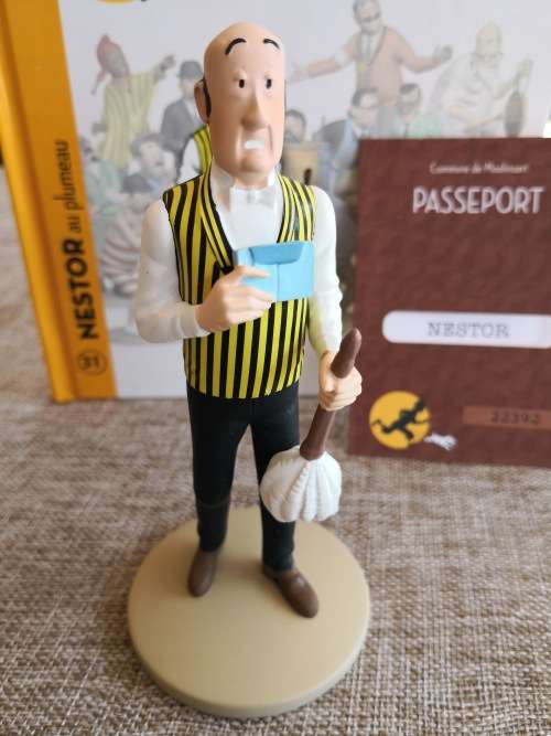 Tintin - The Castafiore Emerald - Nestor- the butler with a feather duster