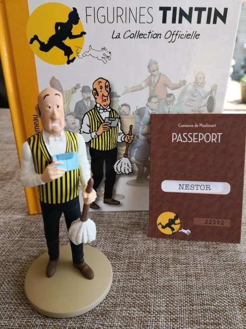 Tintin - The Castafiore Emerald - Nestor- the butler with a feather duster