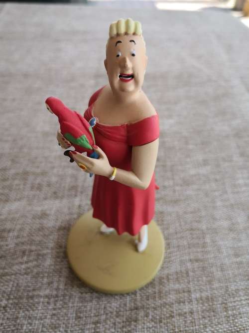 Tintin - The Castafiore Emerald - Bianca Castafiore - with a parrot