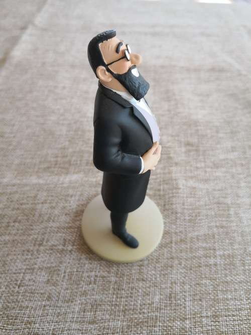 Tintin - The 7 Crystal Balls - Professor Bergamotte Hilare - from page 28