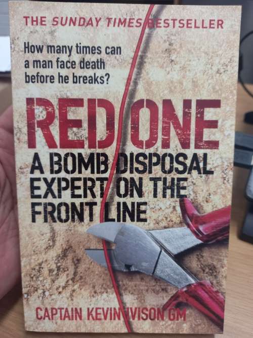 Red One - a Bo.. disposal expert on the front line