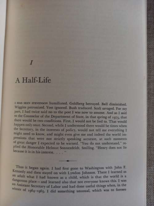 A Dangerous Place - Daniel patrick Moynihan with Suzanne Weaver