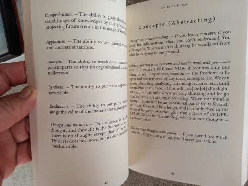 Striking Thoughts - Bruce Lee`s Wisdom for Daily Living