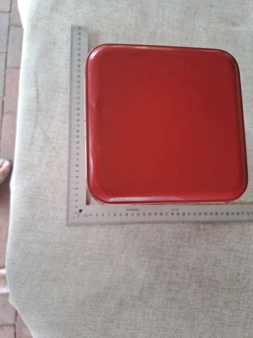 Biscuit tin - red- animals