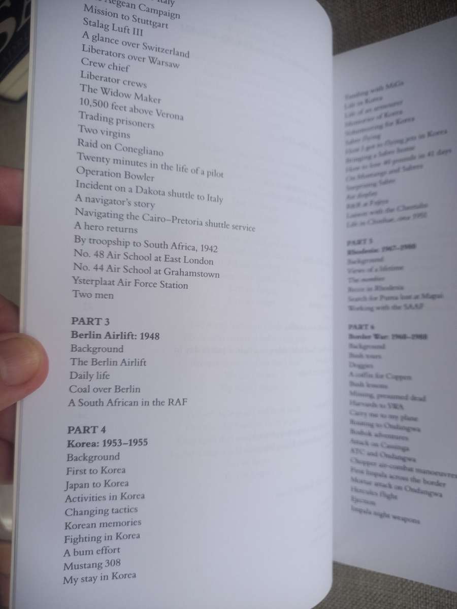 TUMULT IN THE CLOUDS - STORIES FROM THE SOUTH AFRICAN AIR FORCE, 19202010 - Dean Wingrin