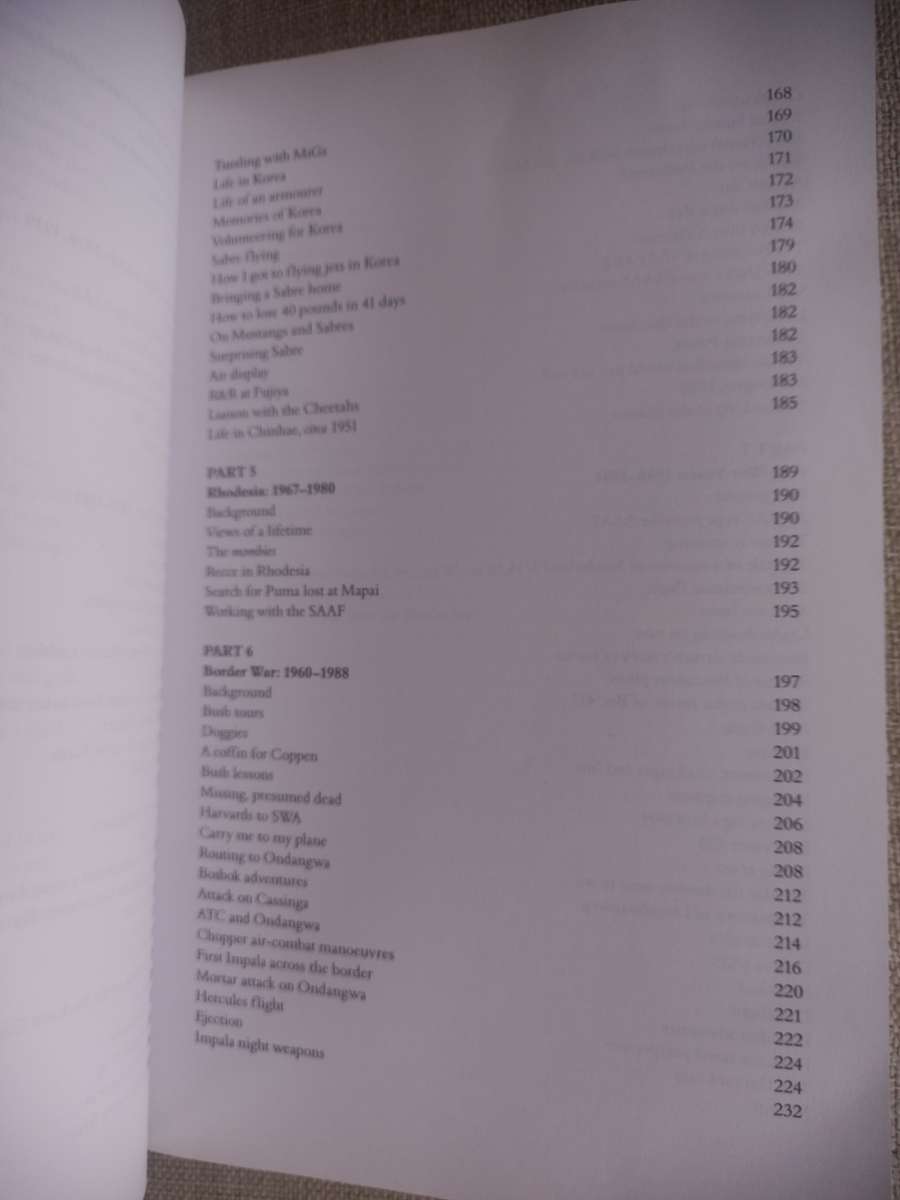 TUMULT IN THE CLOUDS - STORIES FROM THE SOUTH AFRICAN AIR FORCE, 19202010 - Dean Wingrin