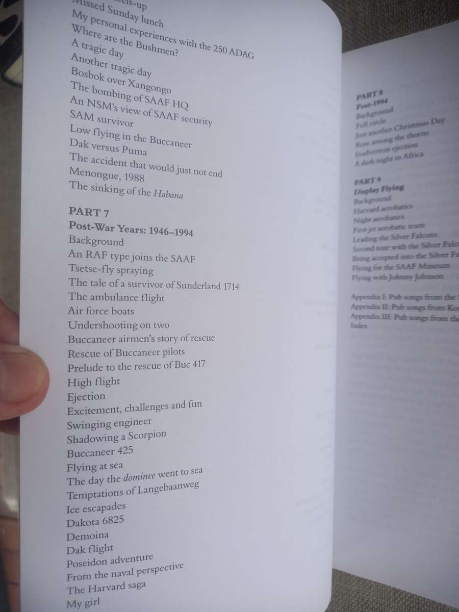 TUMULT IN THE CLOUDS - STORIES FROM THE SOUTH AFRICAN AIR FORCE, 19202010 - Dean Wingrin