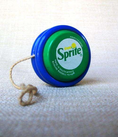 VINTAGE GENUINE RUSSEL SPRITE YO YO - COCA COLA