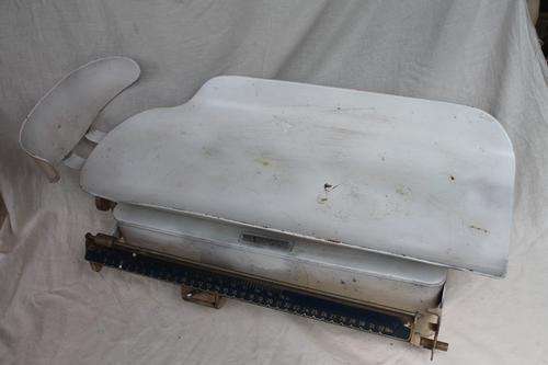 VINTAGE BABY SCALE