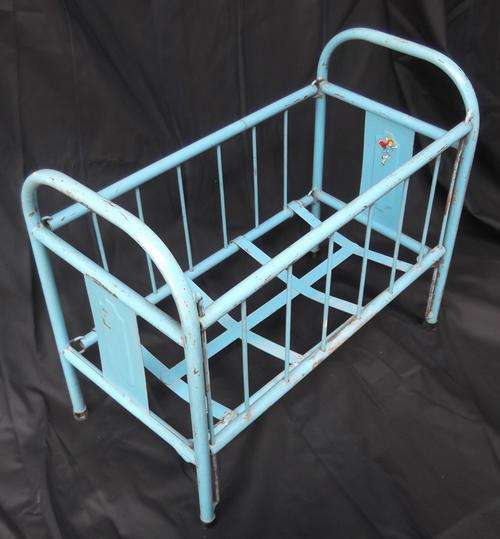 VINTAGE TOY DOLLS COT