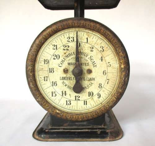VINTAGE COLUMBIA FAMILY KITCHEN SCALE