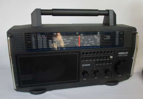 VINTAGE VEGA MERLIN WORLD RADIO