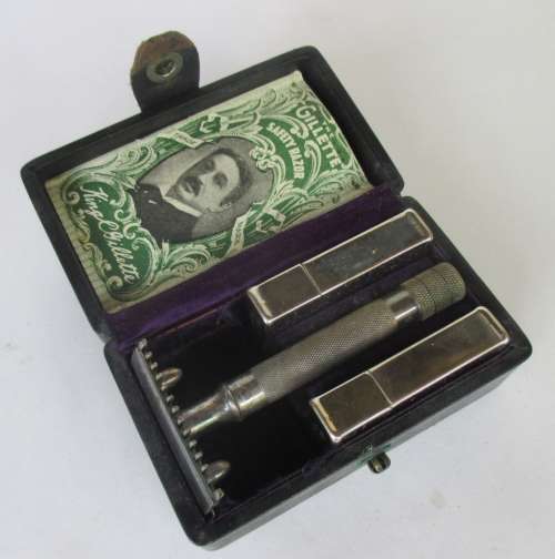 VINTAGE GILLETTE SAFETY RAZOR