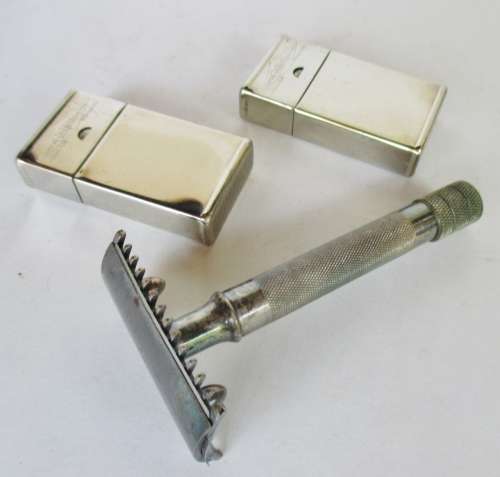 VINTAGE GILLETTE SAFETY RAZOR