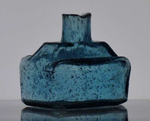 ICE BLUE BOAT INK FULL OF BUBBLES