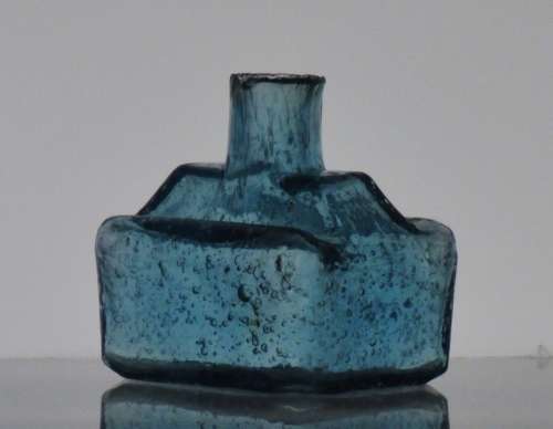 ICE BLUE BOAT INK FULL OF BUBBLES