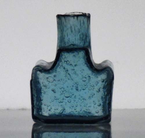 ICE BLUE BOAT INK FULL OF BUBBLES