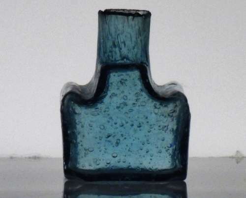 ICE BLUE BOAT INK FULL OF BUBBLES