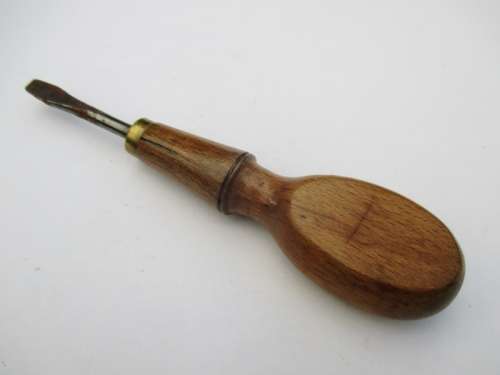 VINTAGE SMALL SCREW DRIVER TOOL