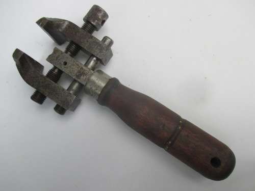 VINTAGE HAND VICE The LS STARETT Co. USA No.85