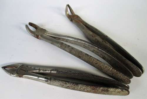 VINTAGE DENTIST EXTRACTION PLIERS