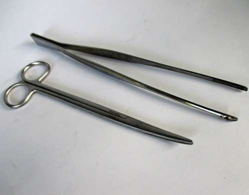 VINTAGE MEDICAL SCISSOR AND TWEEZERS TOOL