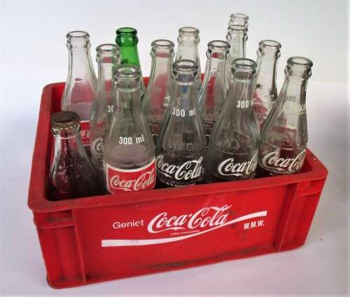 VINTAGE COCA COLA CRATE WITH BOTTLES