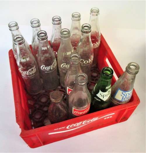 VINTAGE COCA COLA CRATE WITH BOTTLES
