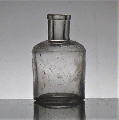 WINSOR & NEWTONE LONDON BOTTLE