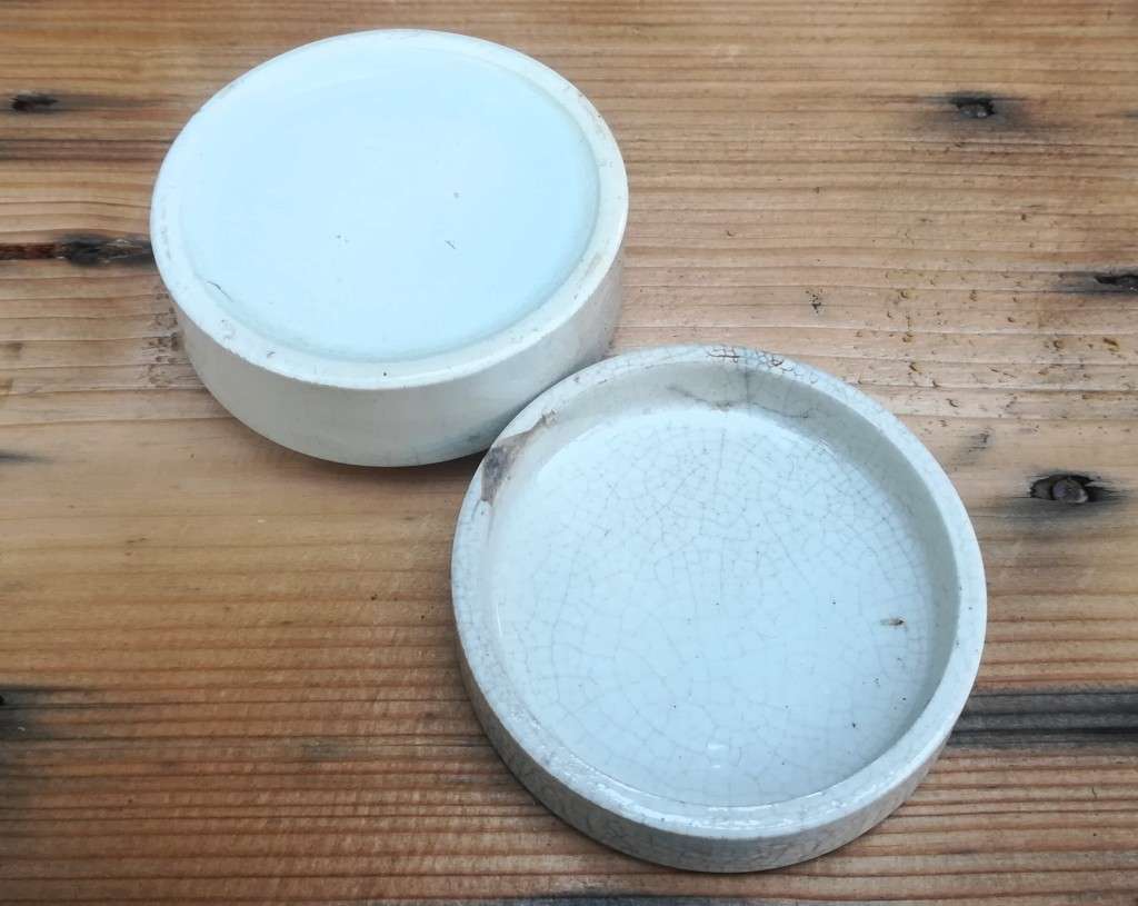 S. MAW & SONS CHERRY TOOTH PASTE POT LID