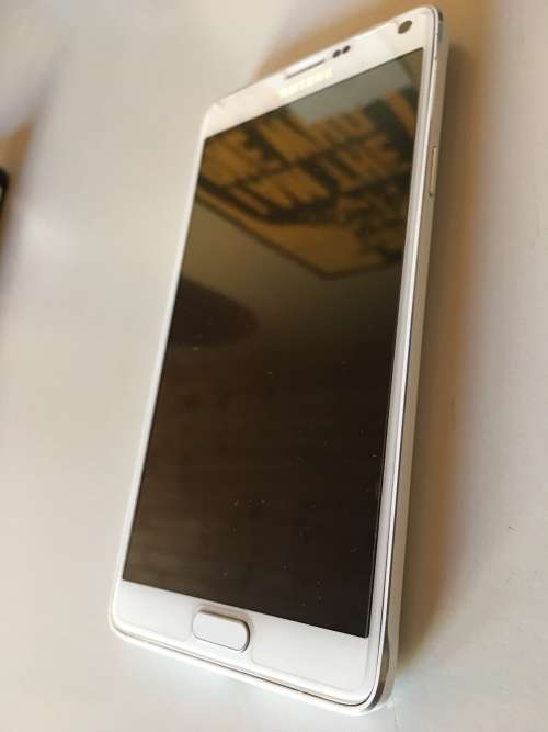 Samsung Galaxy Note 4 *Excellent Condition* + FREE COURIER SHIPPING + UAG Cover + Samsung Flip Cover