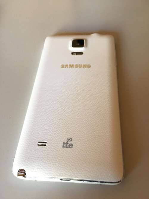 Samsung Galaxy Note 4 *Excellent Condition* + FREE COURIER SHIPPING + UAG Cover + Samsung Flip Cover