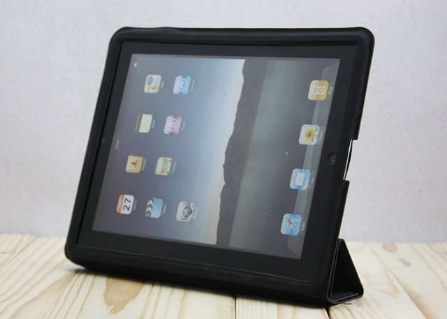 iPad 2 Smart Kickstand Case (Black)