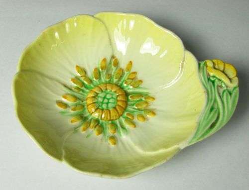 CARLTON WARE:  Yellow Buttercup Butter Pat!