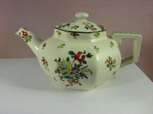 ROYAL DOULTON 1920+:  Beautiful 'Old Leeds Sprays' Teapot!