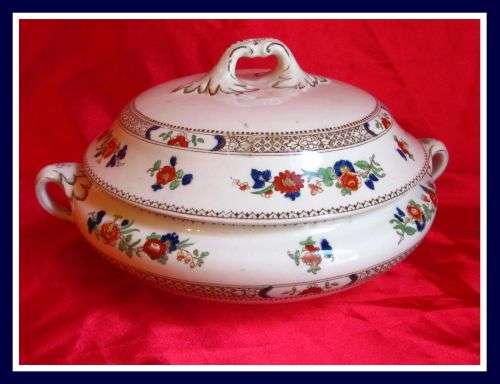 Beautiful C1906+ Booths Hand painted tureen In Excellent Condition!