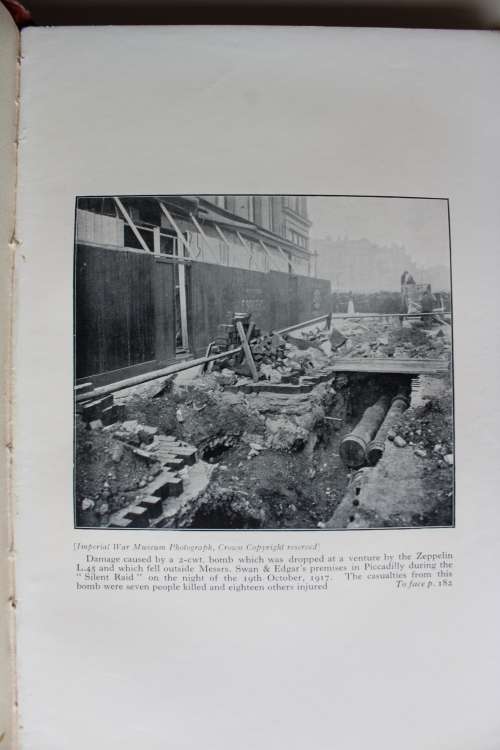 The German Air Raids on Great Britain 1914 - 1918  - Captain Joseph Morris