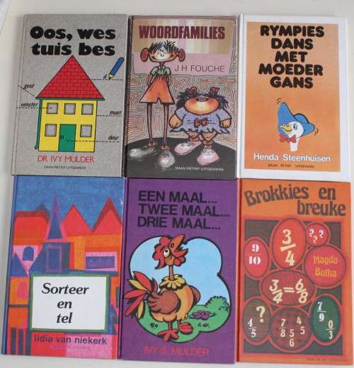 30 x Daan Retief hardeband boeke baie mooi toestand