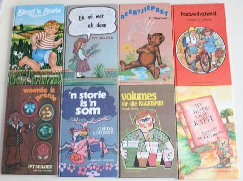 30 x Daan Retief hardeband boeke baie mooi toestand