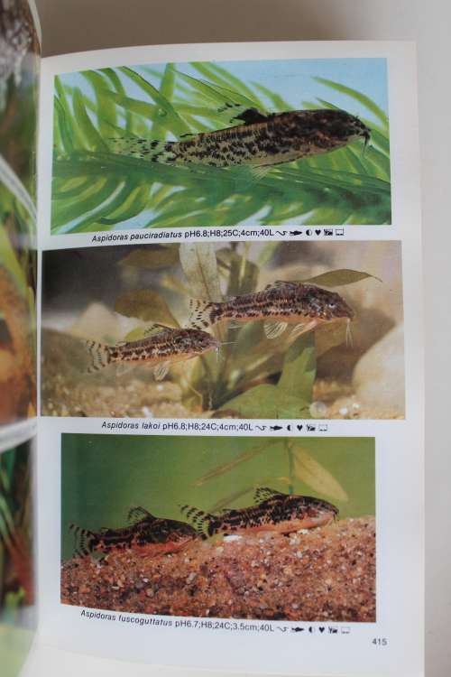 Dr. Axelrod`s Mini-Atlas of Freshwater Aquarium Fishes - 992 pages