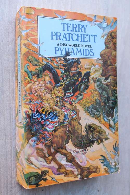Pyramids - Terry Pratchett