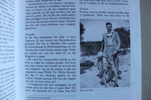 Geteken. AS DIE SKIPPER OP DIE VOORSTEWE STAAN! Johnnie Eiegelaar