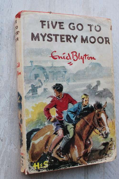 Five goes to Mystery Moor - Enid Blyton